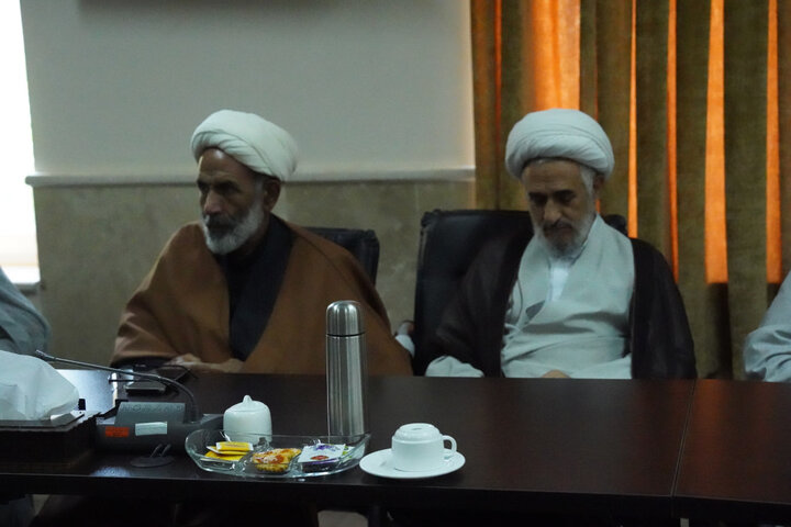 تصاویر /  تجلیل وتقدیر  از روحانی ایثارگر دفاع مقدس