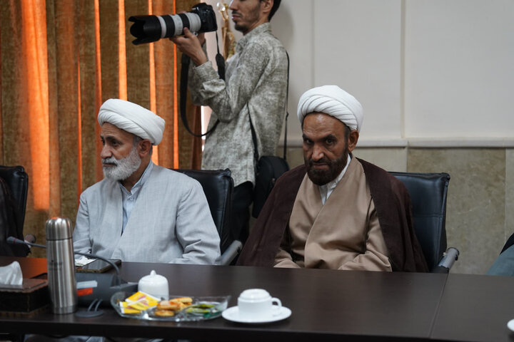 تصاویر /  تجلیل وتقدیر  از روحانی ایثارگر دفاع مقدس