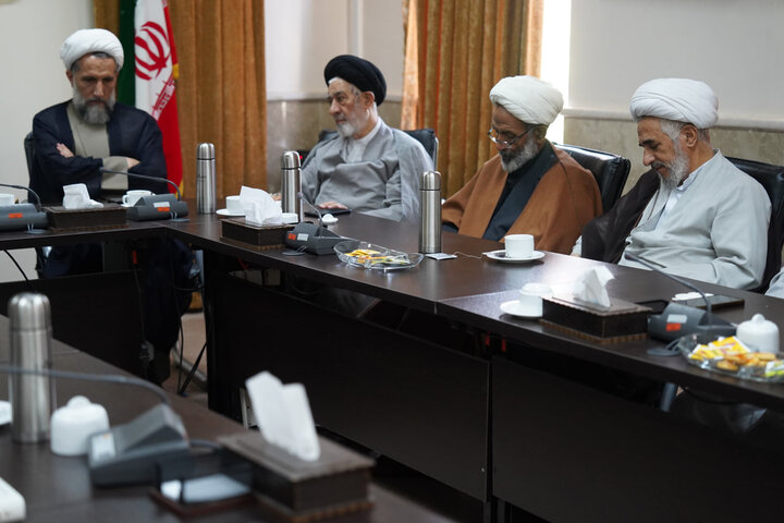 تصاویر /  تجلیل وتقدیر  از روحانی ایثارگر دفاع مقدس