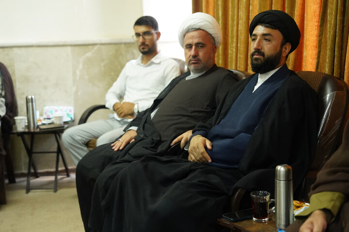 تصاویر /  تجلیل وتقدیر  از روحانی ایثارگر دفاع مقدس
