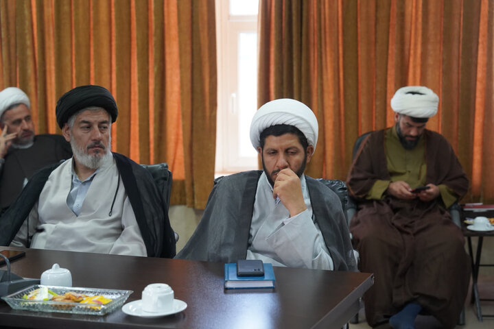 تصاویر /  تجلیل وتقدیر  از روحانی ایثارگر دفاع مقدس