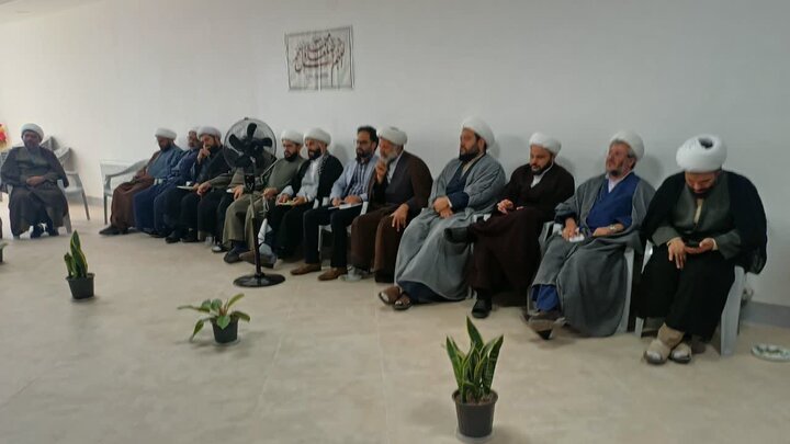 تصاویر/هم‌اندیشی دبیر ستاد امر به معروف استان مرکزی با طلاب و روحانیون شهرستان زرندیه