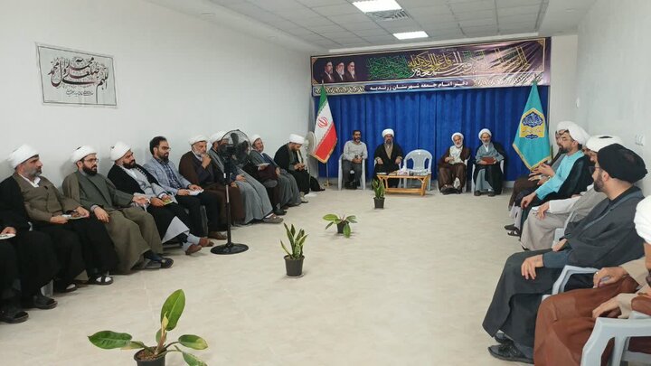 تصاویر/هم‌اندیشی دبیر ستاد امر به معروف استان مرکزی با طلاب و روحانیون شهرستان زرندیه