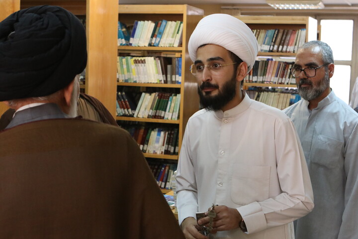 تصاویر/ بازدید آیت‌ الله موسوی اصفهانی و معاونین حوزه علمیه همدان از کتابخانه آیت‌ الله آخوند(ره)