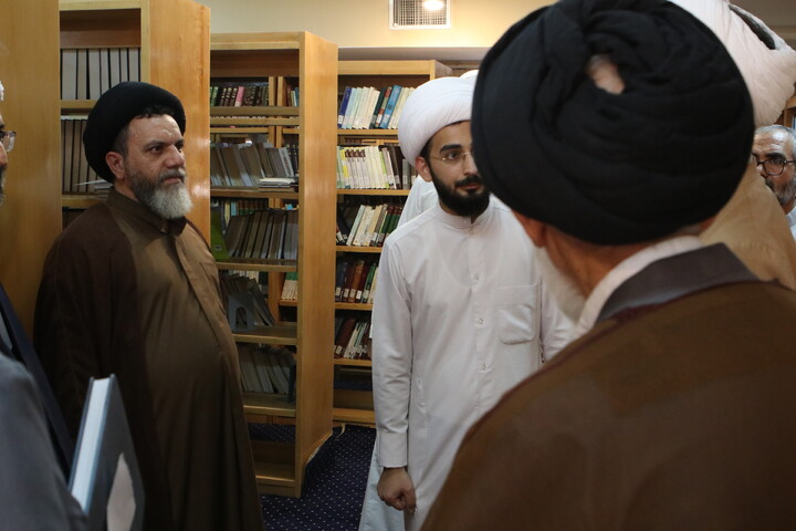 تصاویر/ بازدید آیت‌ الله موسوی اصفهانی و معاونین حوزه علمیه همدان از کتابخانه آیت‌ الله آخوند(ره)