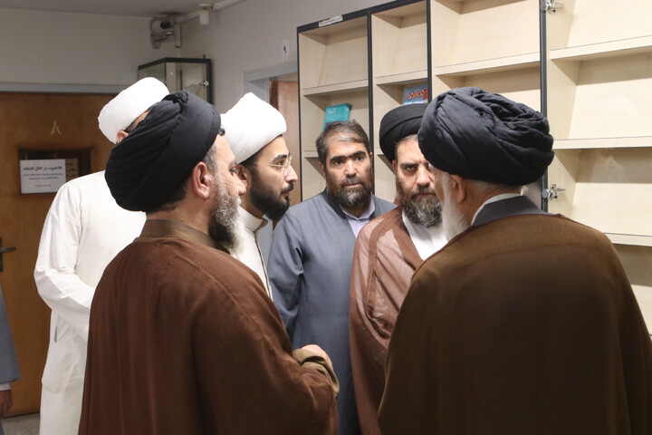 تصاویر/ بازدید آیت‌ الله موسوی اصفهانی و معاونین حوزه علمیه همدان از کتابخانه آیت‌ الله آخوند(ره)