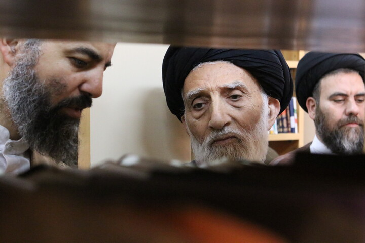 تصاویر/ بازدید آیت‌ الله موسوی اصفهانی و معاونین حوزه علمیه همدان از کتابخانه آیت‌ الله آخوند(ره)