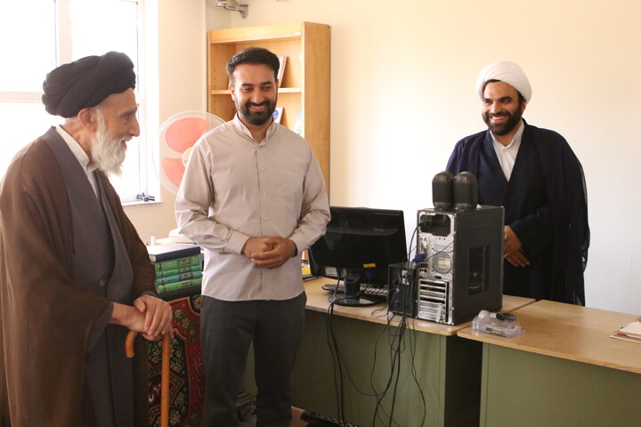 تصاویر/ بازدید آیت‌ الله موسوی اصفهانی و معاونین حوزه علمیه همدان از کتابخانه آیت‌ الله آخوند(ره)