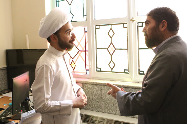 تصاویر/ بازدید آیت‌ الله موسوی اصفهانی و معاونین حوزه علمیه همدان از کتابخانه آیت‌ الله آخوند(ره)