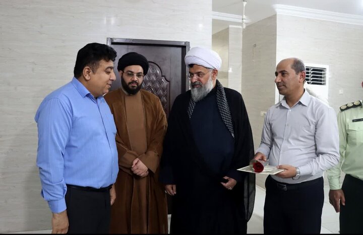 تصاویر/ تجلیل امام جمعه خورموج از جامعه پزشکی بمناسبت روز پزشک