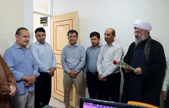 تصاویر/ تجلیل امام جمعه خورموج از جامعه پزشکی بمناسبت روز پزشک