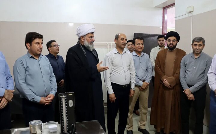 تصاویر/ تجلیل امام جمعه خورموج از جامعه پزشکی بمناسبت روز پزشک