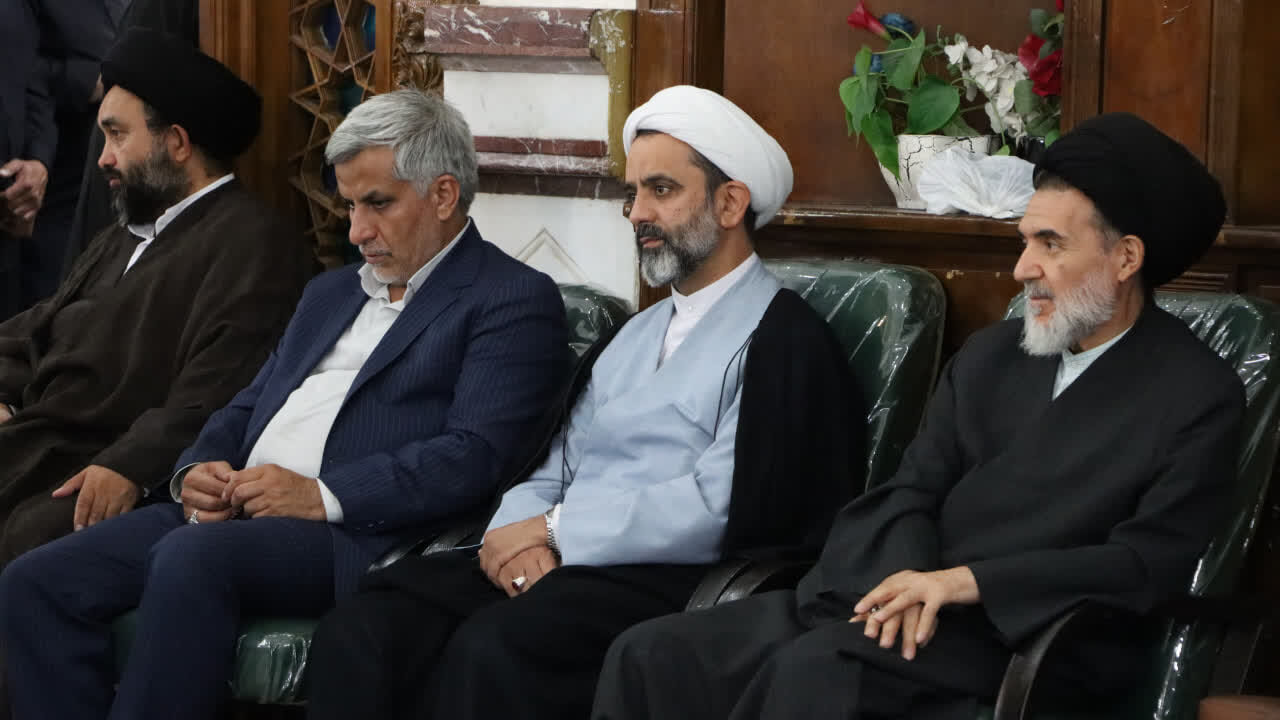 مراسم بزرگداشت رهبرشهید از سوی مهاجران افغانستانی در مشهد مقدس 
