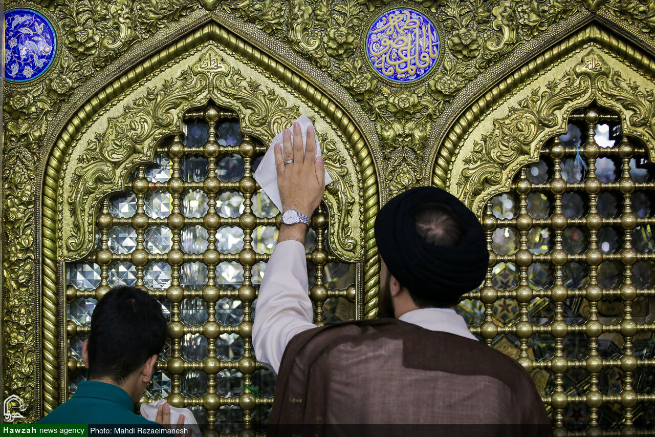 تصاویر/ آیین غبارروبی حرم مطهر حضرت فاطمه معصومه سلام‌الله‌علیها به مناسبت گرامیداشت روز خبرنگار