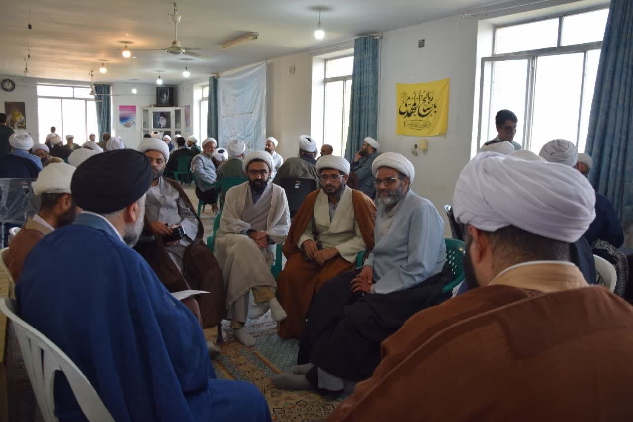 گردهمایی تخصصی ائمه جماعات شهرستان آران و بیدگل برگزار شد+ تصاویر