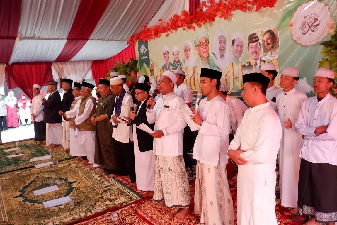 সেখানে মাজহাবের (মতবাদ-পন্থার) আধিক্য তখনই আপত্তিকর, যখন তা বিভেদ সৃষ্টির কারণ হয়