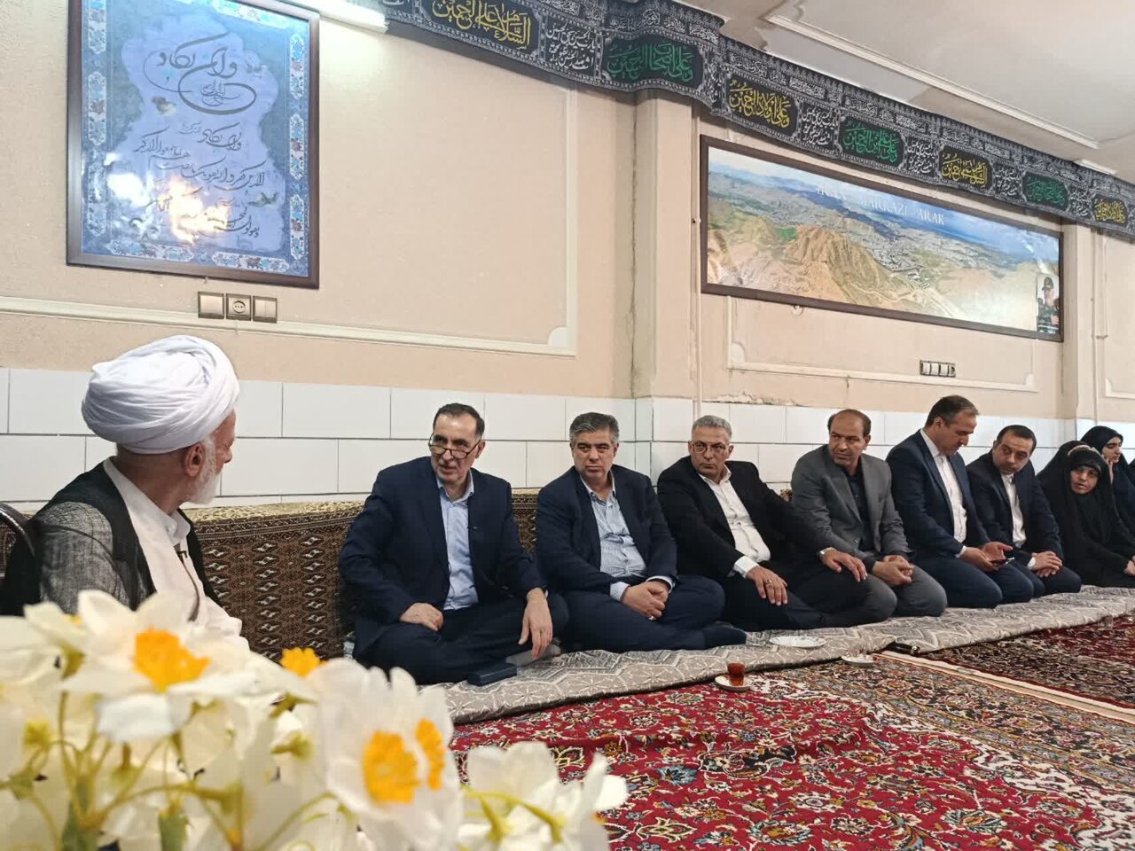 خدمت به خانواده‌های شهدا و ایثارگران در اولویت دولت باشد+عکس