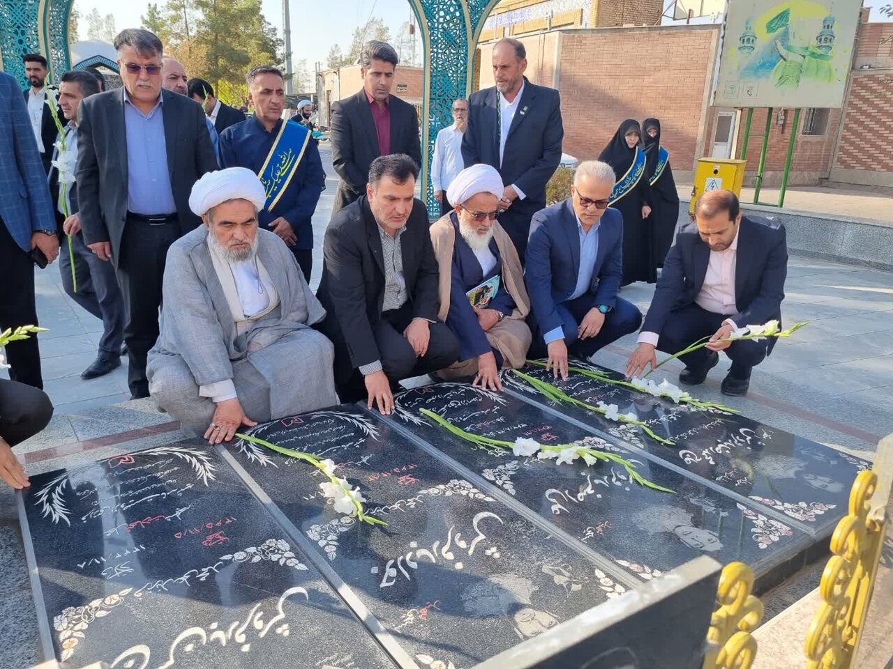 تجدید میثاق مسئولان کاشان با آرمان‌های والای شهدا