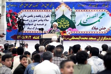 وحدت مسلمانان حول محور خدا و پیامبر تنها راه ایستادگی در برابر دشمن است