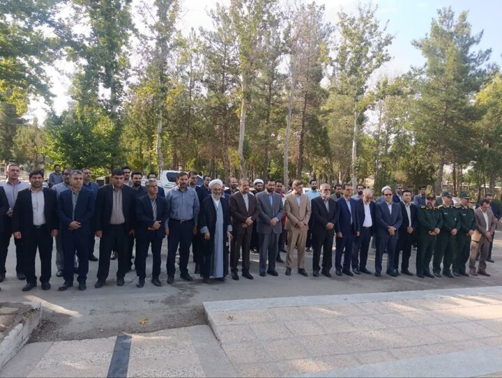 تصاویر / ادای احترام مسئولان نهاوندی به مقام شامخ شهدا