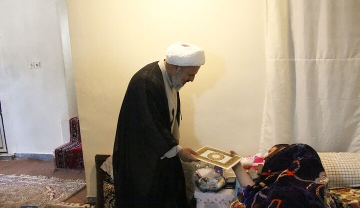 تجلیل از پدر شهیدان صدوقی