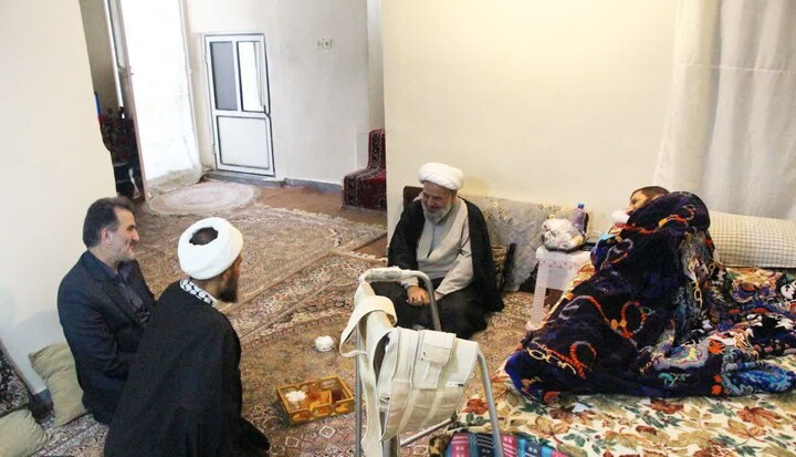 تجلیل از پدر شهیدان صدوقی
