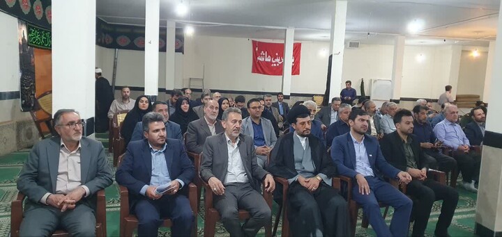تصاویر / ادای احترام مسئولان تویسرکان به مقام شامخ شهدا