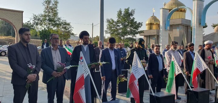 تصاویر / ادای احترام مسئولان تویسرکان به مقام شامخ شهدا