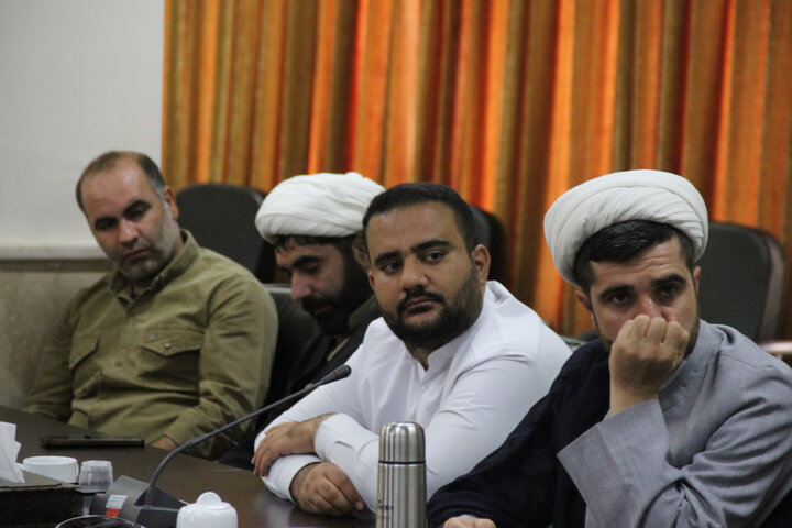 تصاویر / نشست مبلغین امین حوزه علمیه استان قزوین با مدیر حوزه علمیه قزوین