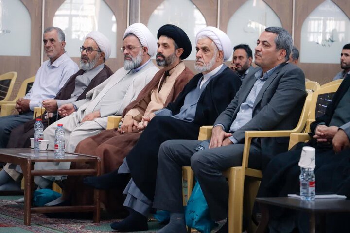 تصاویر/ اجتماع مدیران مدارس نواحی یک و دو آموزش و پرورش کرمان در مصلی امام علی(ع)