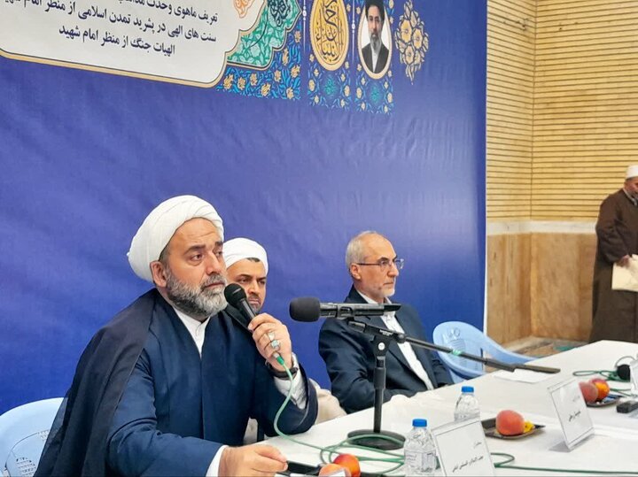 جنگ در منظومه فکری رهبر شهید، عرصه‌ای برای سنجش هویت ایمانی و آزمون تمدن‌سازی است
