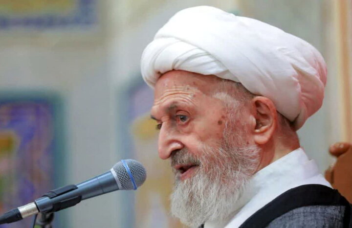 صوت | جلسات کرسی درس آیت‌الله‌ العظمی سبحانی در مدرسه تابستانه دارالعلم مشهد