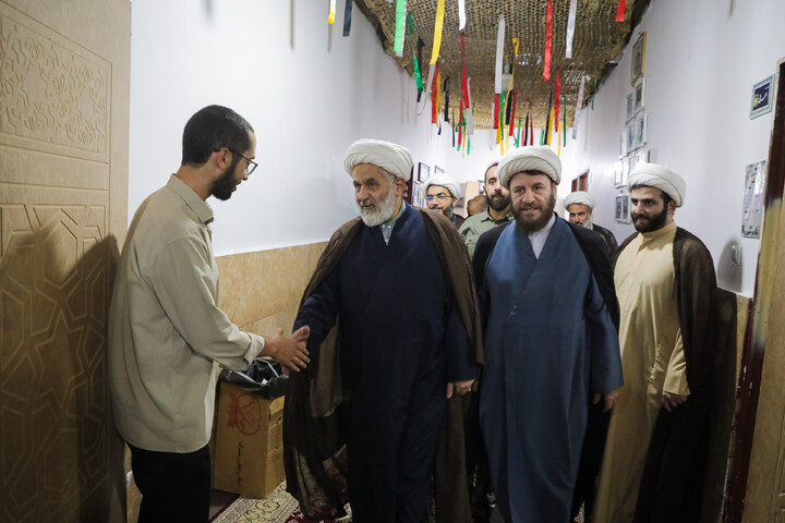 تصاویر/ بازدید حجت الاسلام والمسلمین حسین طائب مسئول سازمان بسیج مستضعفین و سردار فتح الله جمیری فرماندهی سپاه امام علی بن ابیطالب استان قم کانون فرهنگی هنری امام‌رضا علیه‌السلام