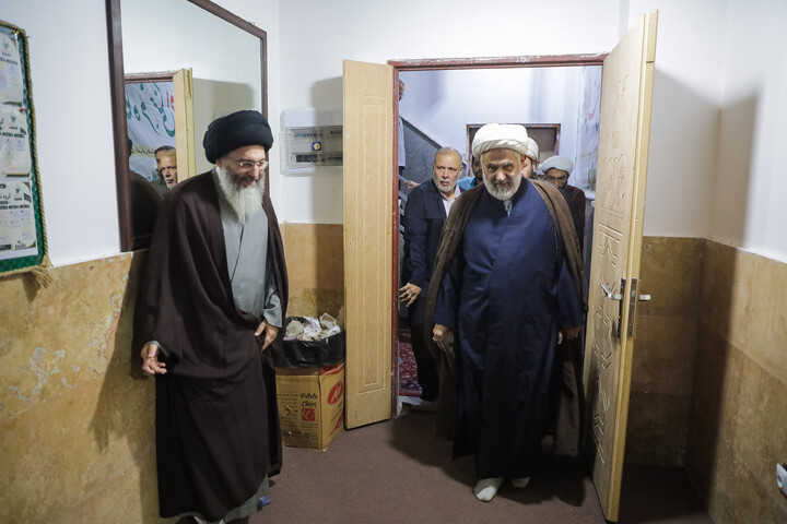 تصاویر/ بازدید حجت الاسلام والمسلمین حسین طائب مسئول سازمان بسیج مستضعفین و سردار فتح الله جمیری فرماندهی سپاه امام علی بن ابیطالب استان قم کانون فرهنگی هنری امام‌رضا علیه‌السلام