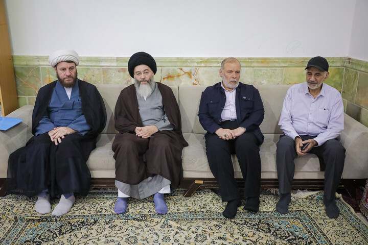 تصاویر/ بازدید حجت الاسلام والمسلمین حسین طائب مسئول سازمان بسیج مستضعفین و سردار فتح الله جمیری فرماندهی سپاه امام علی بن ابیطالب استان قم کانون فرهنگی هنری امام‌رضا علیه‌السلام
