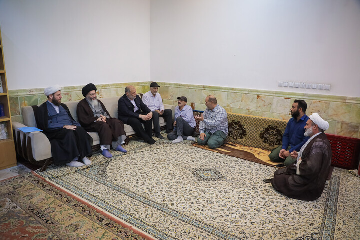 تصاویر/ بازدید حجت الاسلام والمسلمین حسین طائب مسئول سازمان بسیج مستضعفین و سردار فتح الله جمیری فرماندهی سپاه امام علی بن ابیطالب استان قم کانون فرهنگی هنری امام‌رضا علیه‌السلام