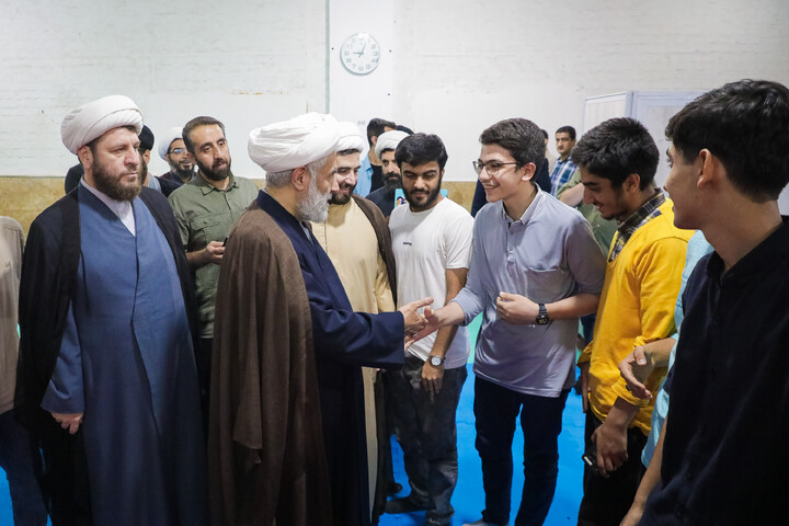 تصاویر/ بازدید حجت الاسلام والمسلمین حسین طائب مسئول سازمان بسیج مستضعفین و سردار فتح الله جمیری فرماندهی سپاه امام علی بن ابیطالب استان قم کانون فرهنگی هنری امام‌رضا علیه‌السلام