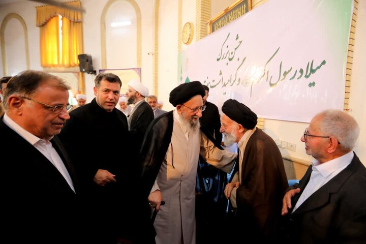 تصاویر / جشن میلاد رسول اکرم(ص) و گرامیداشت هفته وحدت در آق‌قلا