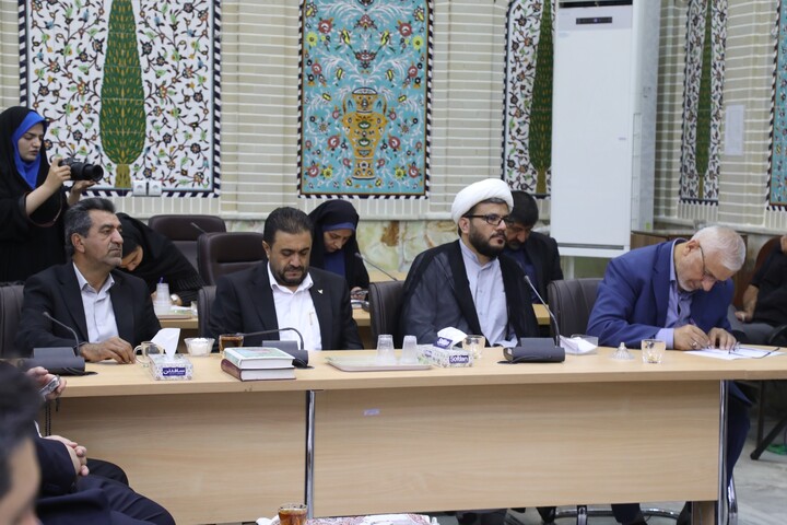 تصاویر/دیدار وزیر ارتباطات با نماینده ولی فقیه در چهارمحال و بختیاری