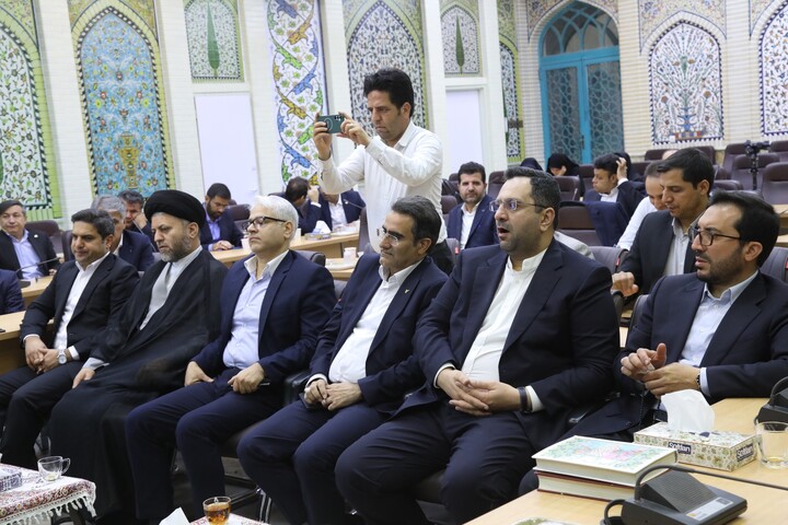 تصاویر/دیدار وزیر ارتباطات با نماینده ولی فقیه در چهارمحال و بختیاری