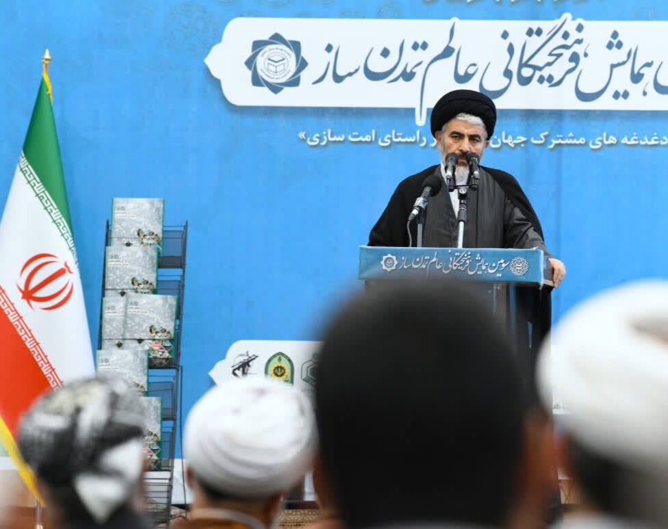 "مردم" محور اصلی تمدن اسلامی هستند