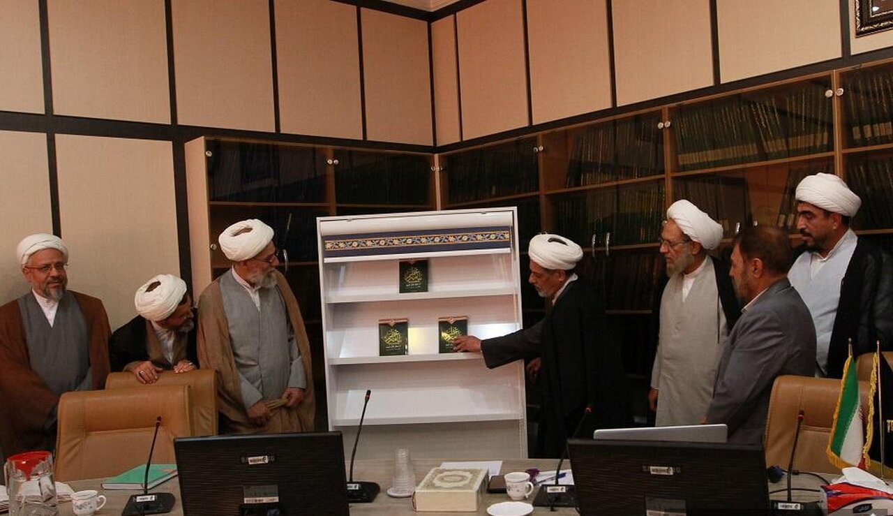 کتاب «پیامبر اعظم(ص) از منظر قرآن» رونمایی شد