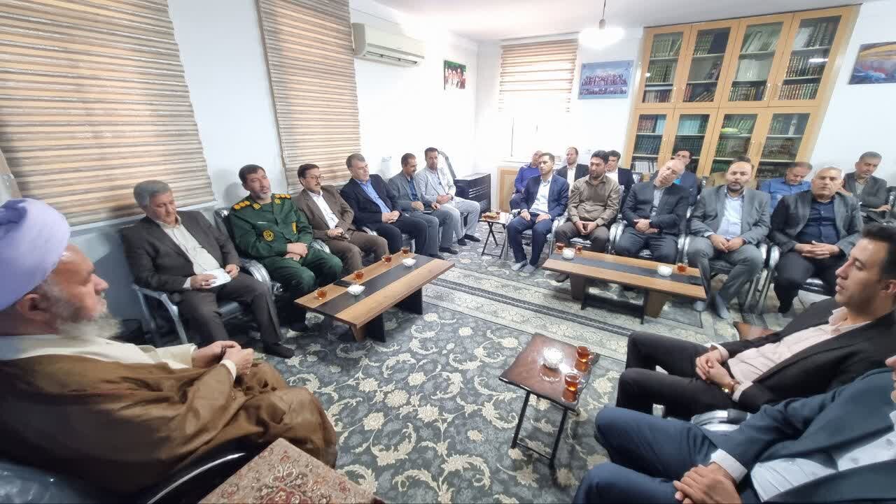 شهید رجایی و باهنر، ۲ همسنگر علم و جهاد بودند/ یکی از عالیترین عبادات  خدمت به مردم است