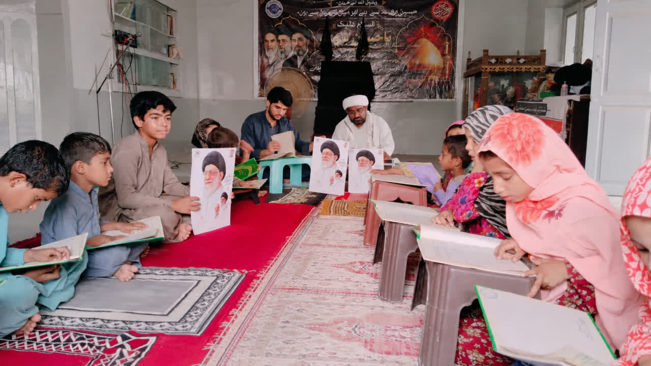 بلوچستان پاکستان میں رہبرِ شہید کے چہلم کی مناسبت سے قرآن خوانی اور مجلسِ ترحیم