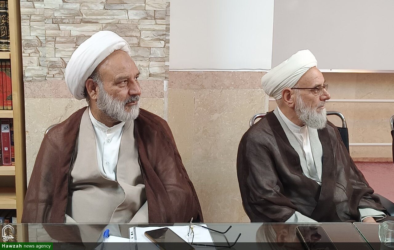 جلسه قرارگاه جنگ ترکیبی بلاغ مبین حوزه علمیه استان یزد