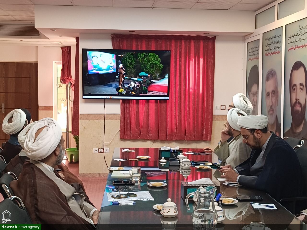 جلسه قرارگاه جنگ ترکیبی بلاغ مبین حوزه علمیه استان یزد