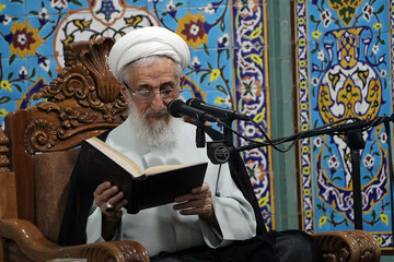نماز شب انسان را به مقام محمود و شفاعت می‌رساند