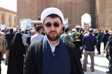 همبستگی ملی ماشین جنگ روانی دشمن را در هم می‌شکند