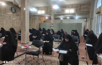حضور ۴۰ طلبه سطح چهار در آزمون زبان تخصصی(اشتمال)