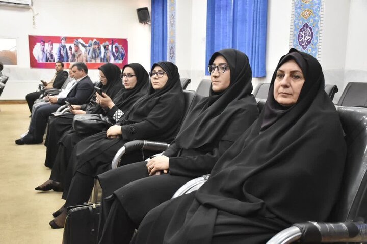تصاویر/دیدار مسئولان لرستان با نماینده ولی فقیه در استان